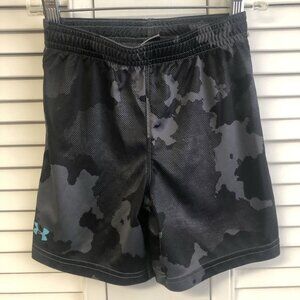 Under Armour Size 4T Black & Grey Camo Shorts